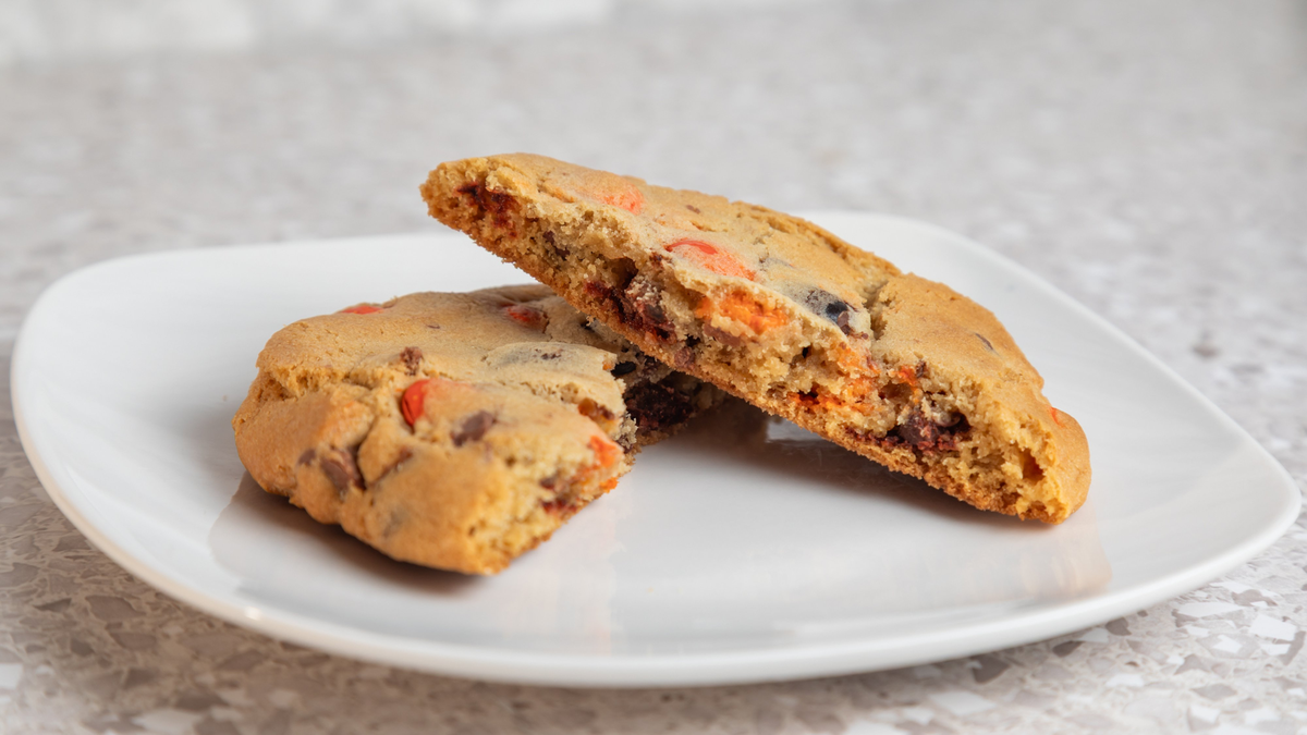 White Chocolate Macadamia Nut Cookie
